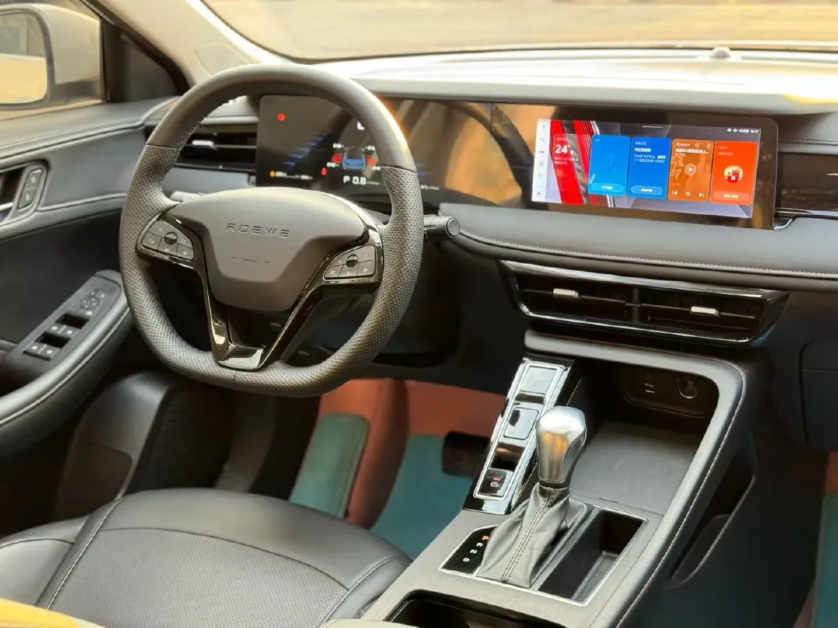 2023 Roewe i5 1.5L 129HP L4 CVT,autocango,china used car exporter,china ev exporter,chinese used car exporter,chinese used ev exporter