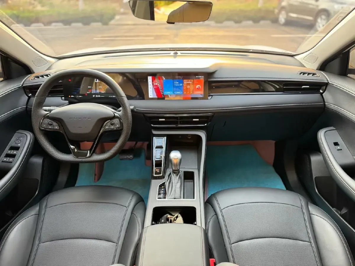 2023 Roewe i5 1.5L 129HP L4 CVT,autocango,china used car exporter,china ev exporter,chinese used car exporter,chinese used ev exporter