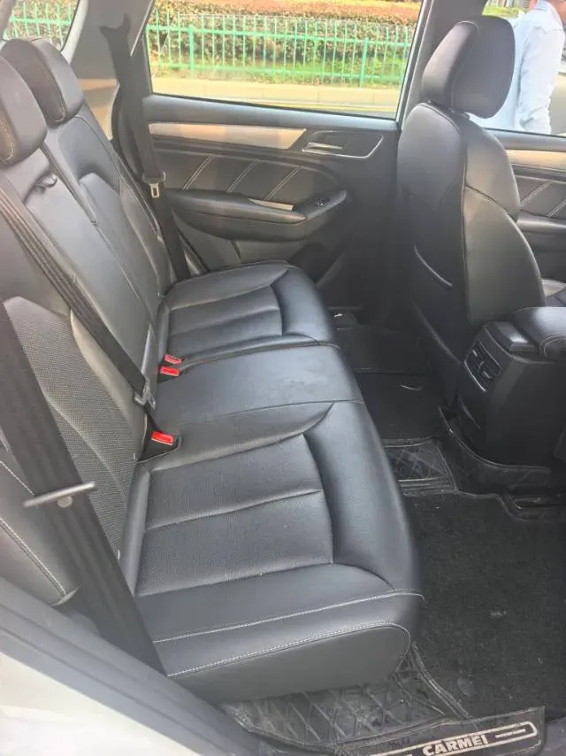 2020 Roewe i6 1.5T 169HP L4 7DCT,autocango,china used car exporter,china ev exporter,chinese used car exporter,chinese used ev exporter