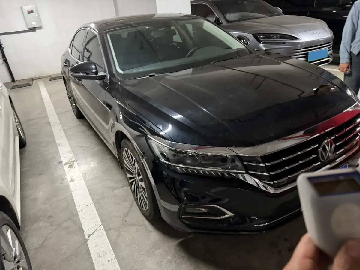 2020 Volkswagen Passat 2.0T 186HP L4 7DCT,autocango,china used car exporter,china ev exporter,chinese used car exporter,chinese used ev exporter
