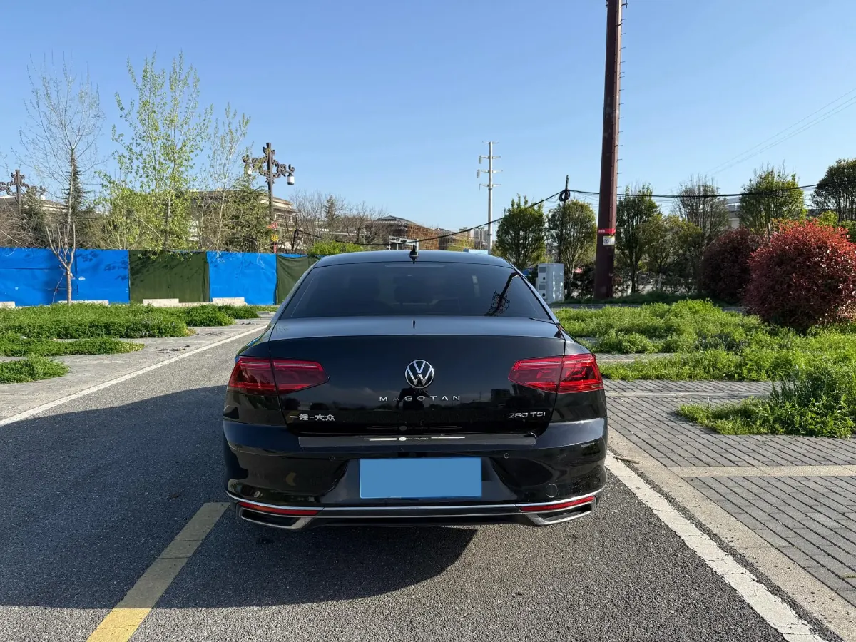 2023 Volkswagen Magotan 1.4T 150HP L4 7DCT,autocango,china used car exporter,china ev exporter,chinese used car exporter,chinese used ev exporter