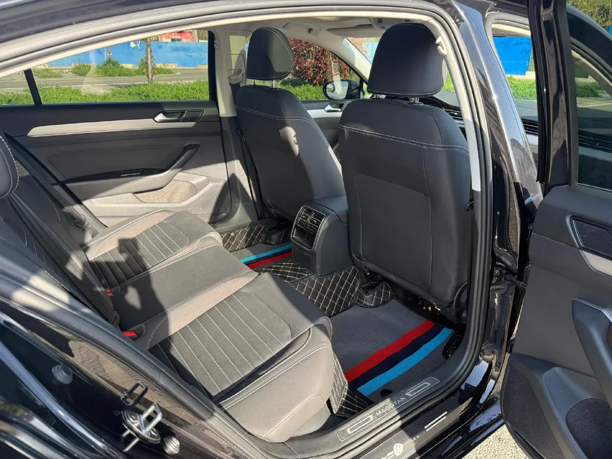 2023 Volkswagen Magotan 1.4T 150HP L4 7DCT,autocango,china used car exporter,china ev exporter,chinese used car exporter,chinese used ev exporter