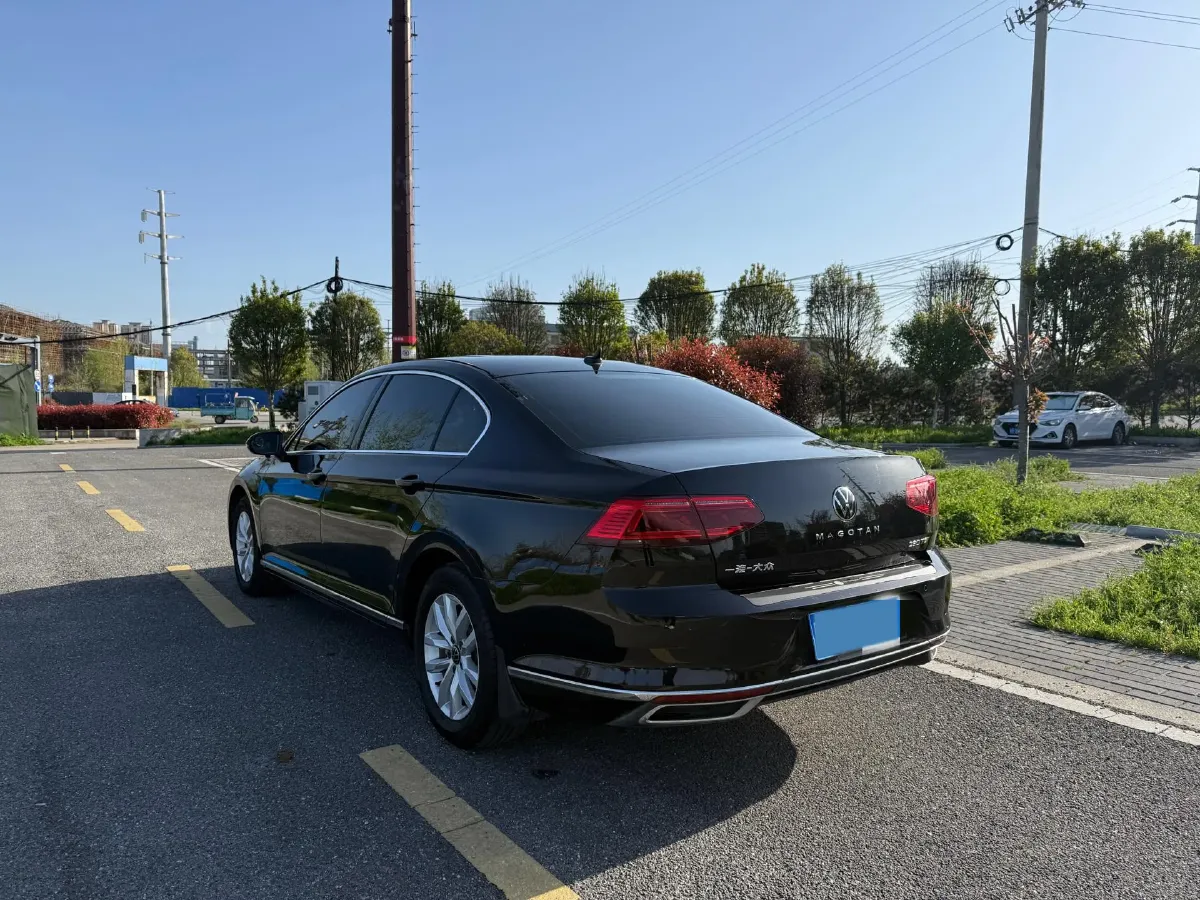 2023 Volkswagen Magotan 1.4T 150HP L4 7DCT,autocango,china used car exporter,china ev exporter,chinese used car exporter,chinese used ev exporter