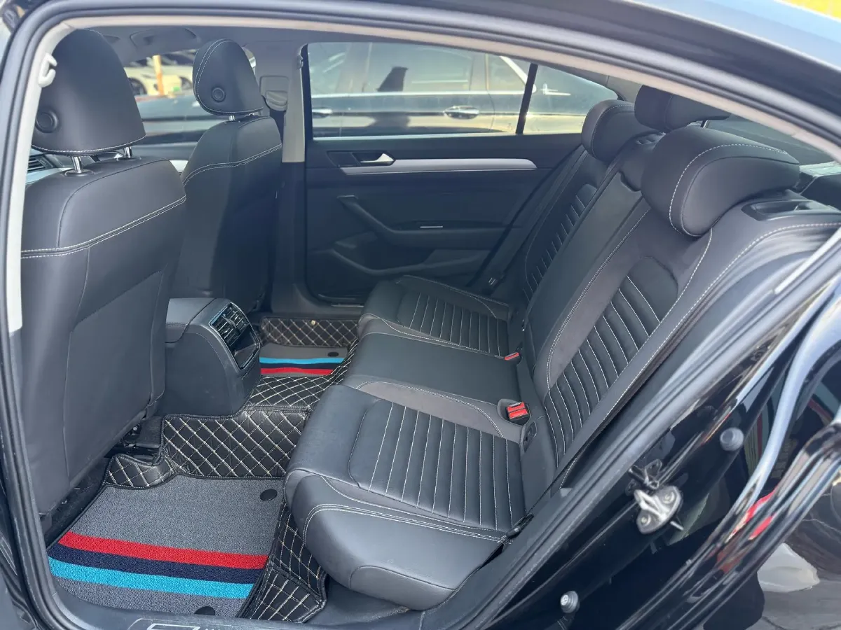 2023 Volkswagen Magotan 1.4T 150HP L4 7DCT,autocango,china used car exporter,china ev exporter,chinese used car exporter,chinese used ev exporter