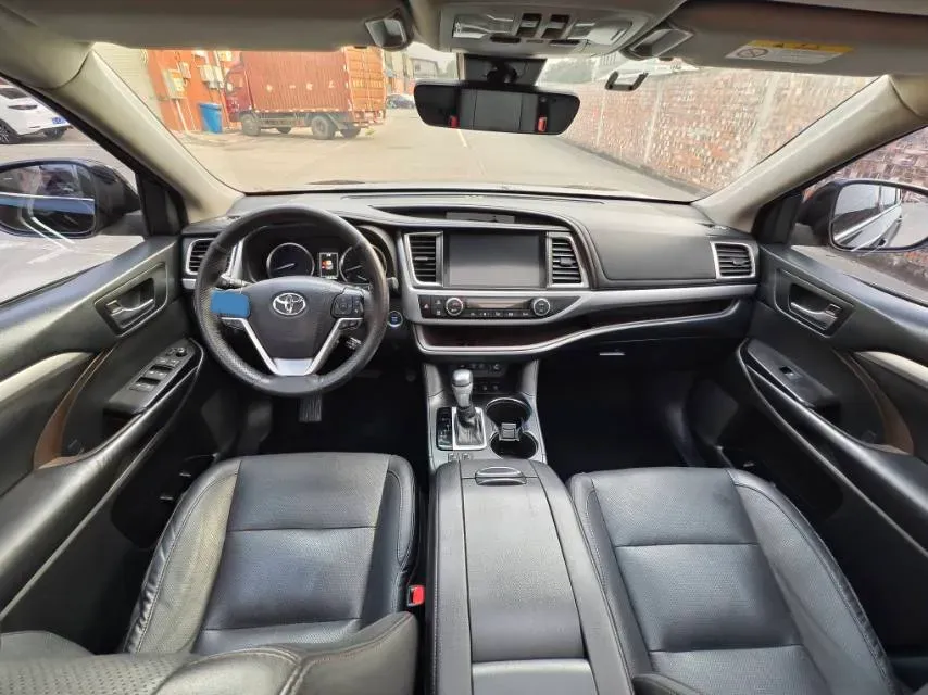 2018 Jeep Grand Commander 2.0T 265HP L4 9AT,autocango,china used car exporter,china ev exporter,chinese used car exporter,chinese used ev exporter