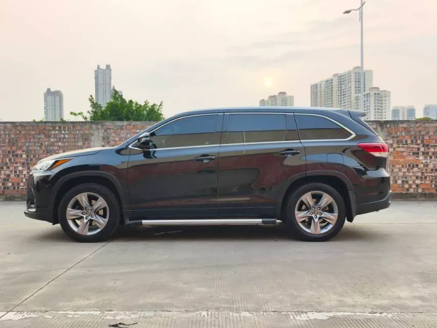 2018 Jeep Grand Commander 2.0T 265HP L4 9AT,autocango,china used car exporter,china ev exporter,chinese used car exporter,chinese used ev exporter