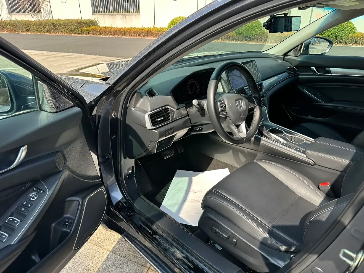 2022 Honda Accord 1.5T 194HP L4 CVT,autocango,china used car exporter,china ev exporter,chinese used car exporter,chinese used ev exporter