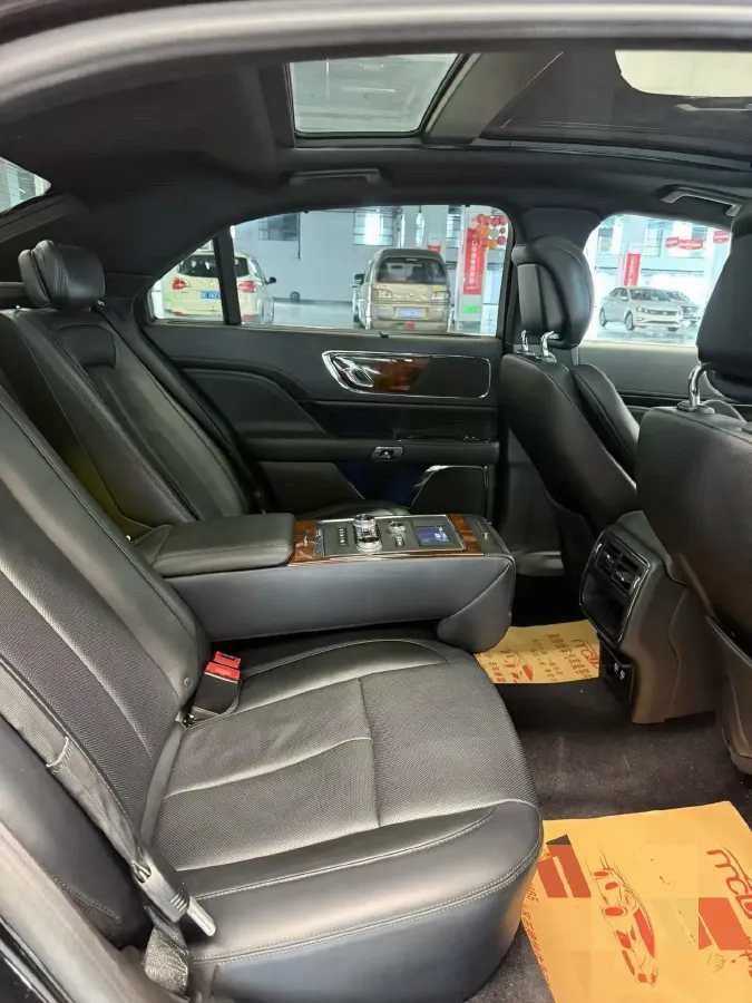 2017 Lincoln Continental 2.0T 261HP L4 6AT,autocango,china used car exporter,china ev exporter,chinese used car exporter,chinese used ev exporter