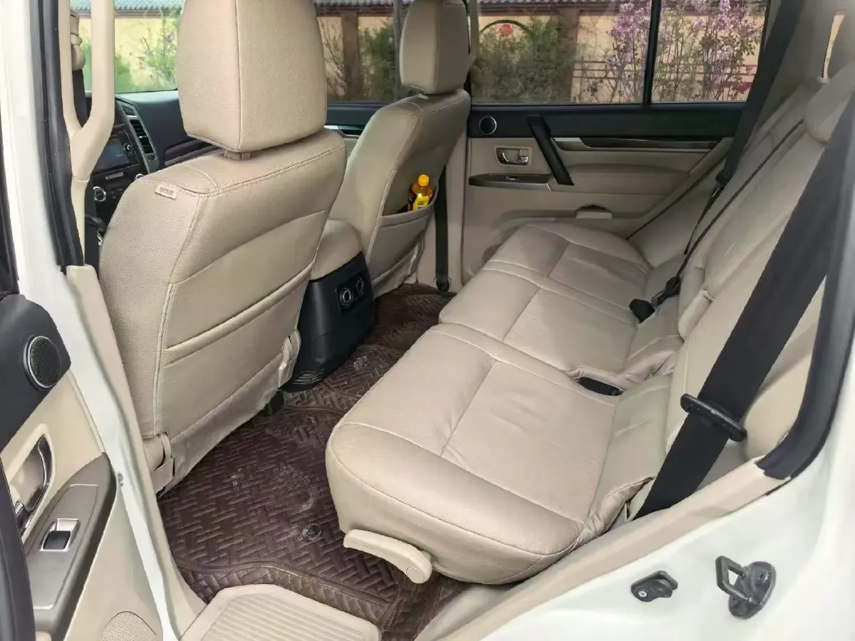 2018 Mitsubishi Pajero 3.0L 174HP V6 5AT,autocango,china used car exporter,china ev exporter,chinese used car exporter,chinese used ev exporter