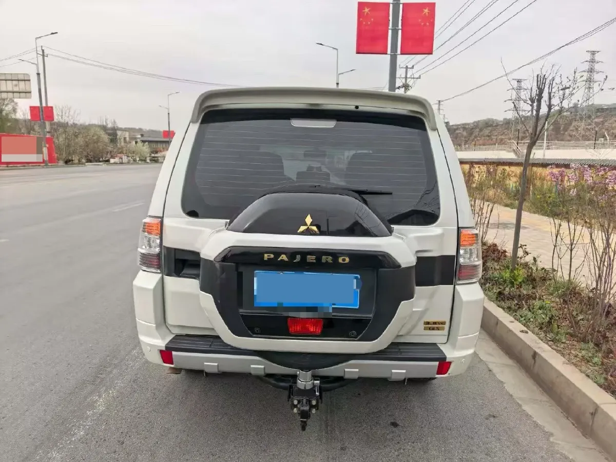 2018 Mitsubishi Pajero 3.0L 174HP V6 5AT,autocango,china used car exporter,china ev exporter,chinese used car exporter,chinese used ev exporter