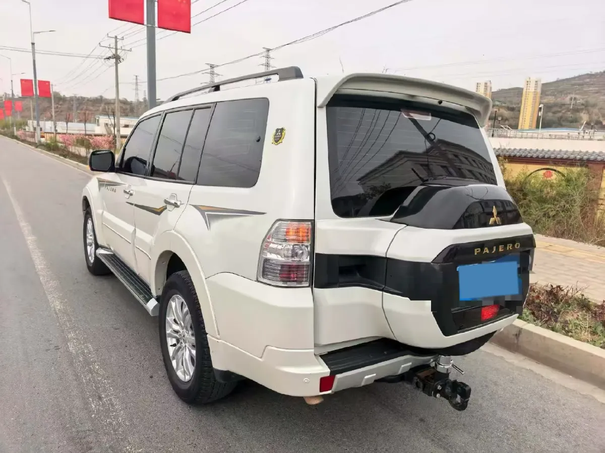 2018 Mitsubishi Pajero 3.0L 174HP V6 5AT,autocango,china used car exporter,china ev exporter,chinese used car exporter,chinese used ev exporter