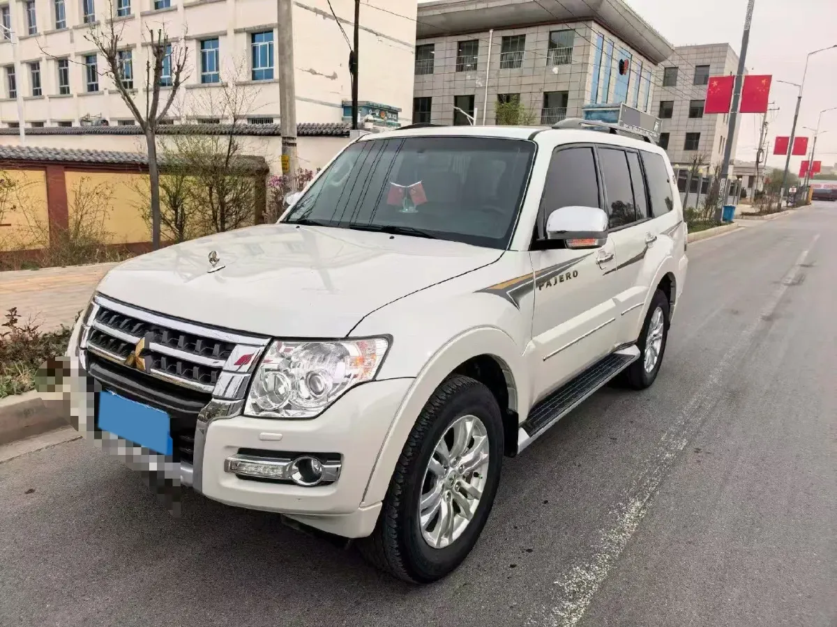 2018 Mitsubishi Pajero 3.0L 174HP V6 5AT,autocango,china used car exporter,china ev exporter,chinese used car exporter,chinese used ev exporter