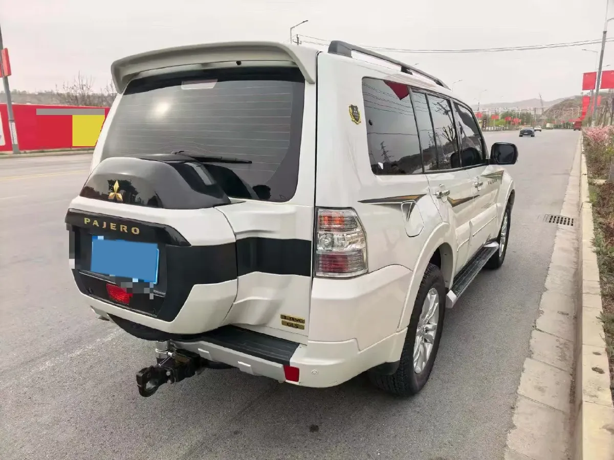 2018 Mitsubishi Pajero 3.0L 174HP V6 5AT,autocango,china used car exporter,china ev exporter,chinese used car exporter,chinese used ev exporter
