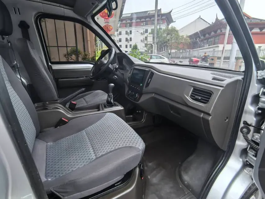 2023 WuLing RongGuang New Truck 1.5L 102HP L4 5MT,autocango,china used car exporter,china ev exporter,chinese used car exporter,chinese used ev exporter