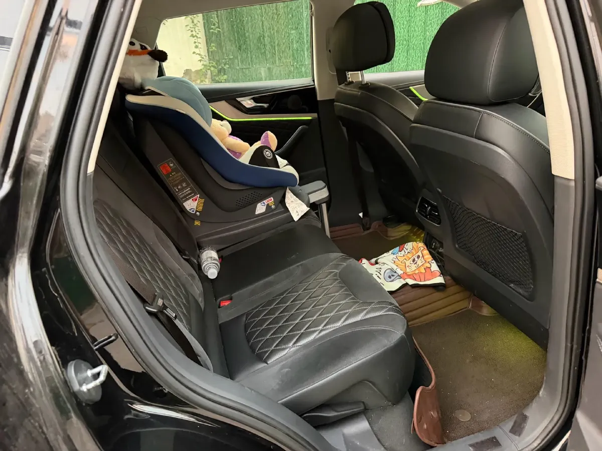 2019 HongQi HS5 2.0T 224HP L4 6AT,autocango,china used car exporter,china ev exporter,chinese used car exporter,chinese used ev exporter