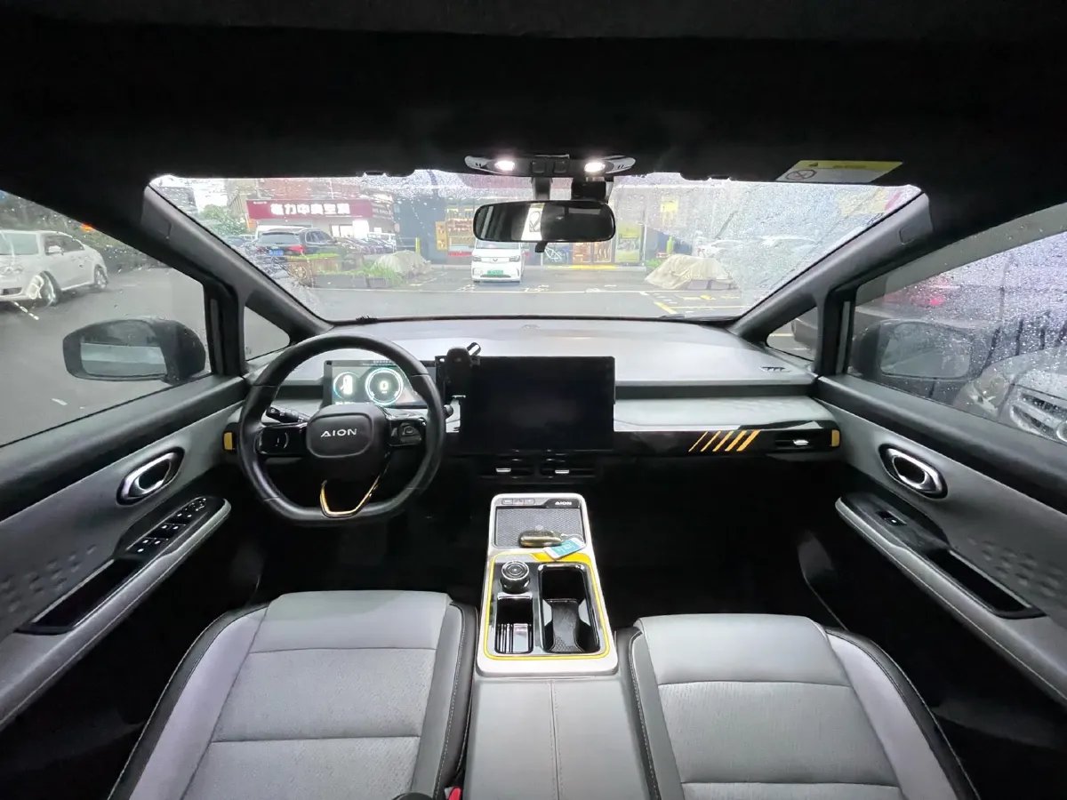 2022 Geely Okavango 1.8T 184HP L4 7DCT,autocango,china used car exporter,china ev exporter,chinese used car exporter,chinese used ev exporter