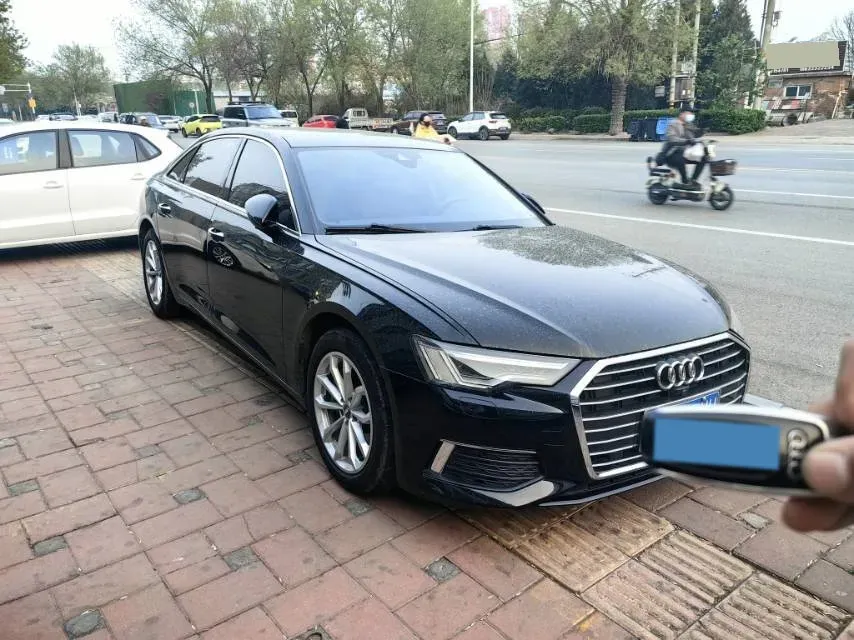2021 Audi A6L 2.0T 190HP L4 7DCT,autocango,china used car exporter,china ev exporter,chinese used car exporter,chinese used ev exporter