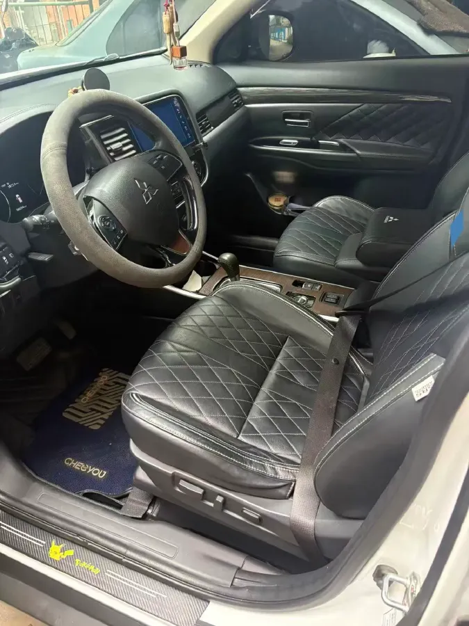 2020 Mitsubishi Outlander 2.4L 192HP L4 CVT,autocango,china used car exporter,china ev exporter,chinese used car exporter,chinese used ev exporter