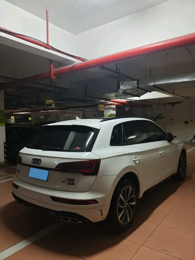 2023 Audi Q5L 2.0T 190HP L4 7DCT,autocango,china used car exporter,china ev exporter,chinese used car exporter,chinese used ev exporter