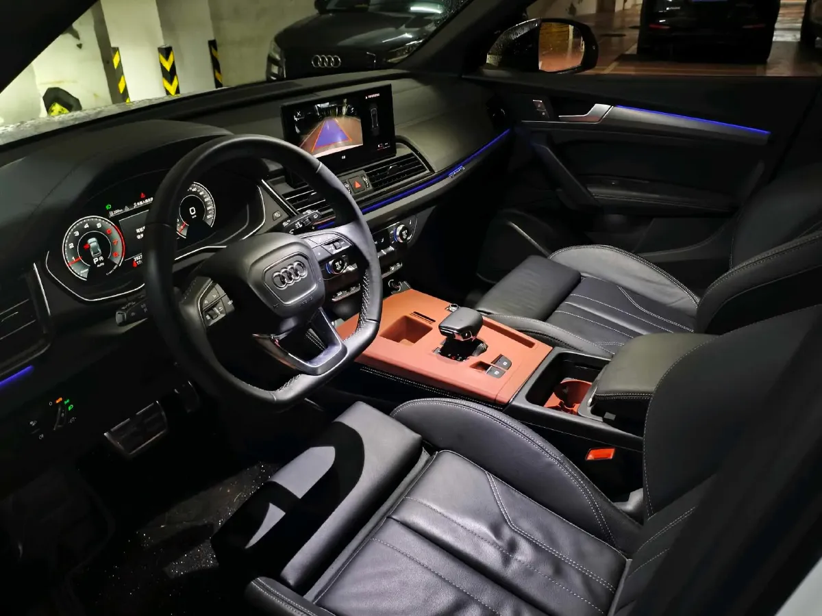 2023 Audi Q5L 2.0T 190HP L4 7DCT,autocango,china used car exporter,china ev exporter,chinese used car exporter,chinese used ev exporter