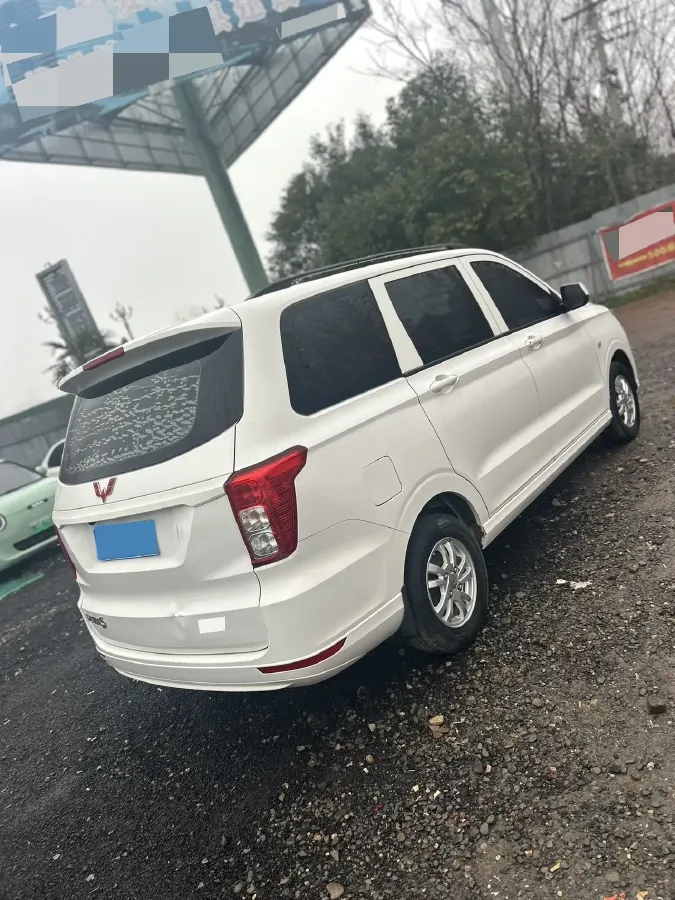 2019 WuLing HongGuang 1.5L 99HP L4 6MT,autocango,china used car exporter,china ev exporter,chinese used car exporter,chinese used ev exporter