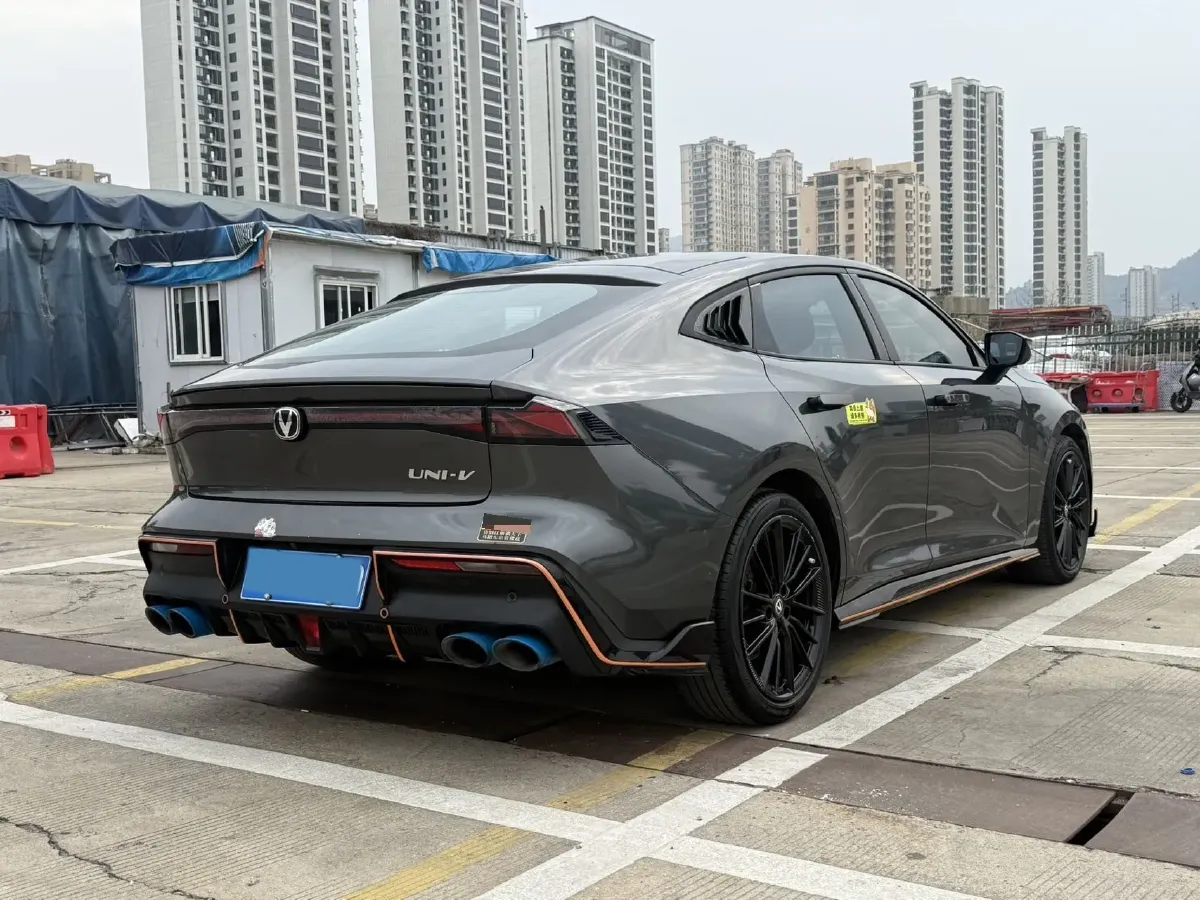 2022 ChangAn UNI-V 1.5T 188HP L4 7DCT,autocango,china used car exporter,china ev exporter,chinese used car exporter,chinese used ev exporter