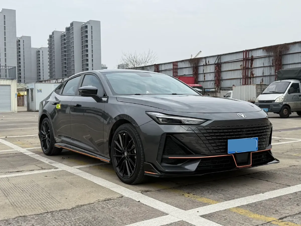 2022 ChangAn UNI-V 1.5T 188HP L4 7DCT,autocango,china used car exporter,china ev exporter,chinese used car exporter,chinese used ev exporter