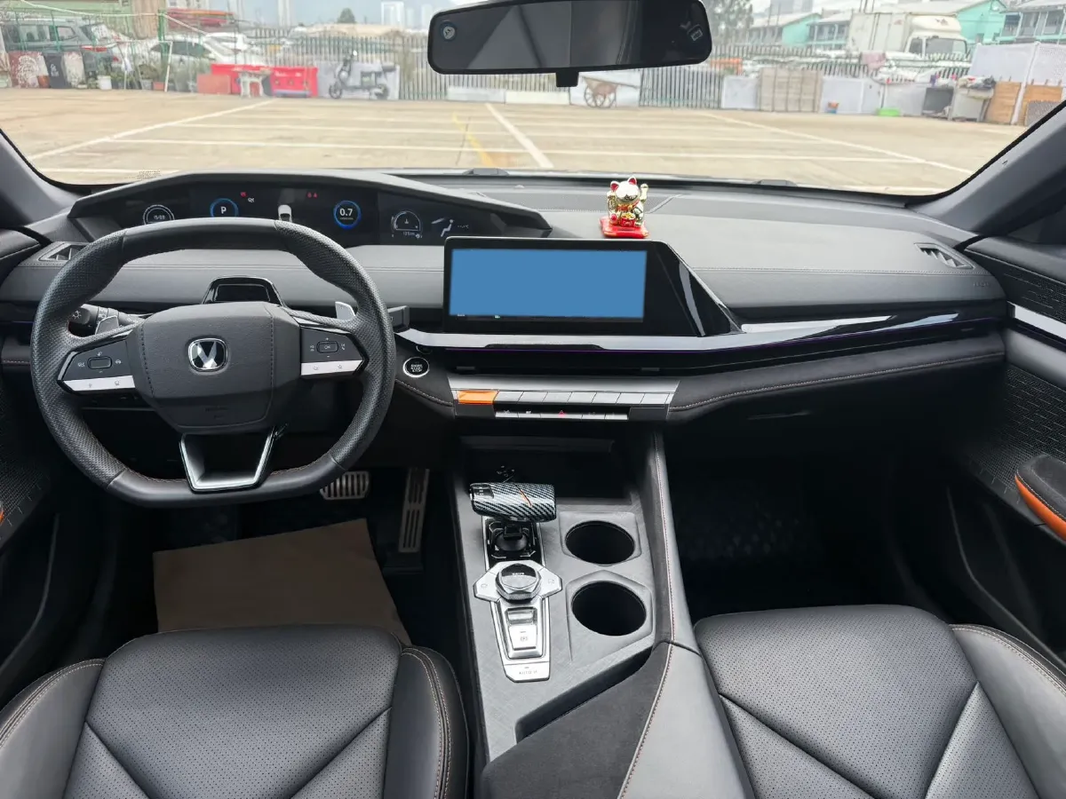 2022 ChangAn UNI-V 1.5T 188HP L4 7DCT,autocango,china used car exporter,china ev exporter,chinese used car exporter,chinese used ev exporter