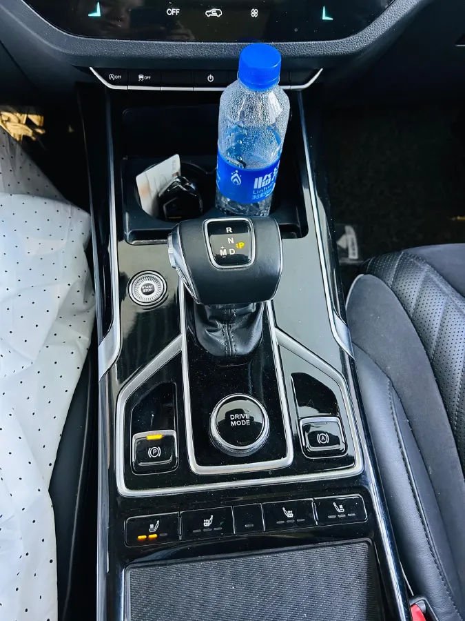 2022 HongQi HS5 2.0T 224HP L4 6AT,autocango,china used car exporter,china ev exporter,chinese used car exporter,chinese used ev exporter