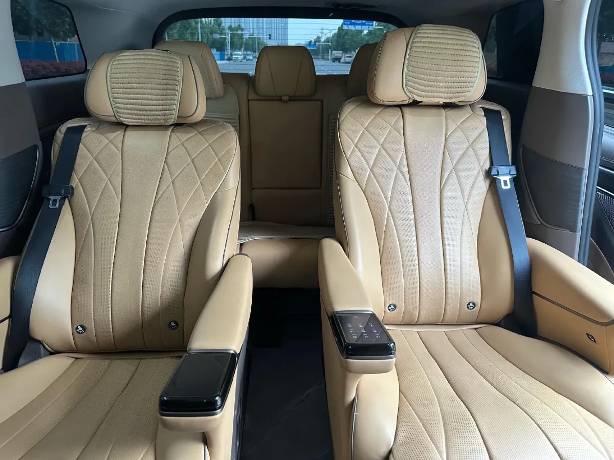 2022 Mercedes-Benz GLC Class 2.0T 197HP L4 9AT,autocango,china used car exporter,china ev exporter,chinese used car exporter,chinese used ev exporter