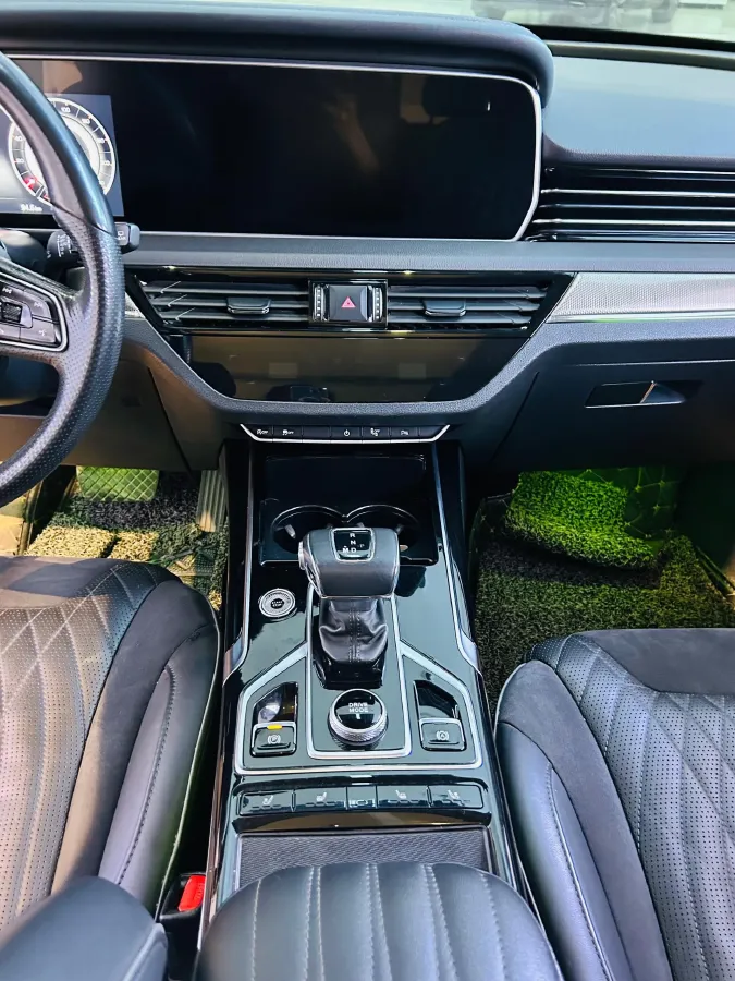 2022 HongQi HS5 2.0T 224HP L4 6AT,autocango,china used car exporter,china ev exporter,chinese used car exporter,chinese used ev exporter