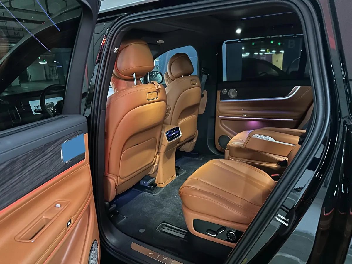 2024 AITO AITO M9 1.5T 152HP L4 REEV 42KWH,autocango,china used car exporter,china ev exporter,chinese used car exporter,chinese used ev exporter