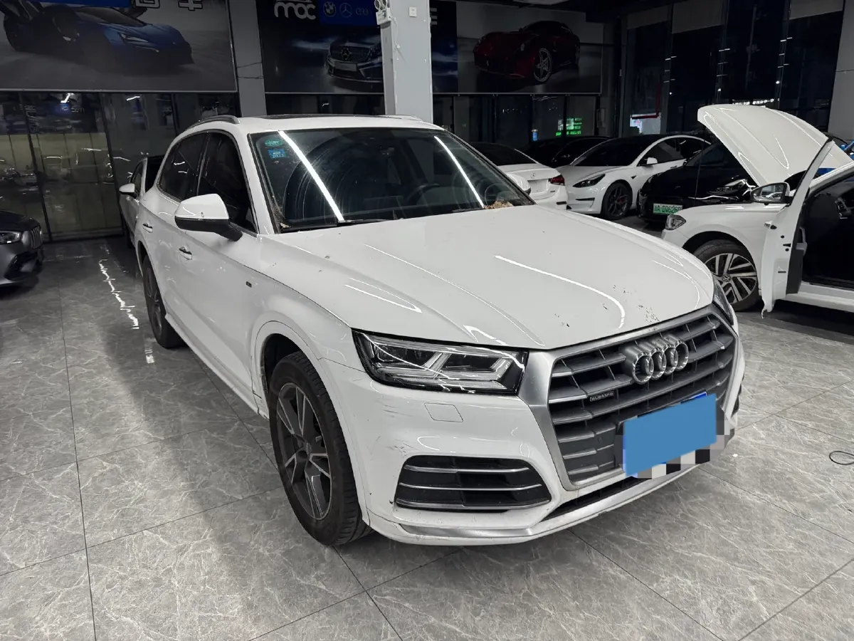 2020 Audi Q5L 2.0T 190HP L4 7DCT,autocango,china used car exporter,china ev exporter,chinese used car exporter,chinese used ev exporter