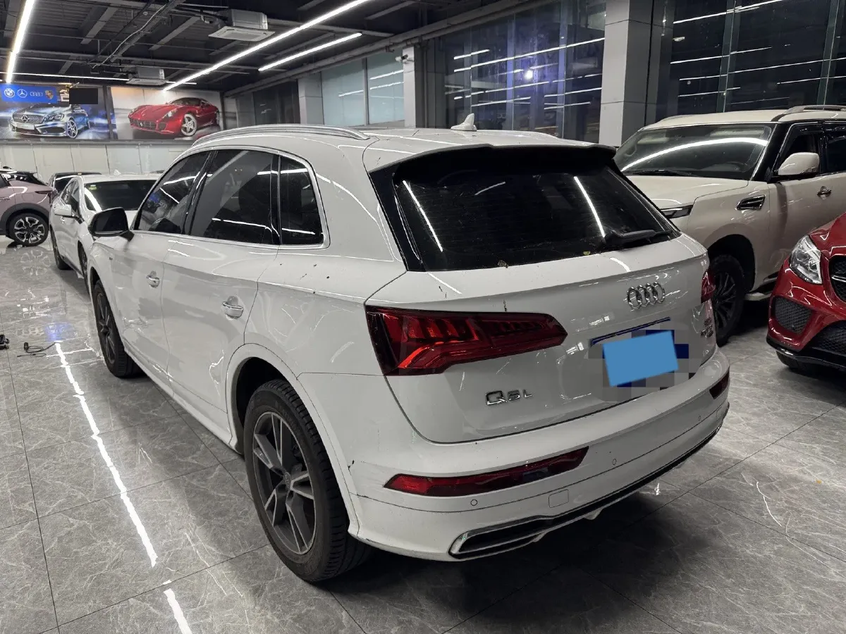 2020 Audi Q5L 2.0T 190HP L4 7DCT,autocango,china used car exporter,china ev exporter,chinese used car exporter,chinese used ev exporter
