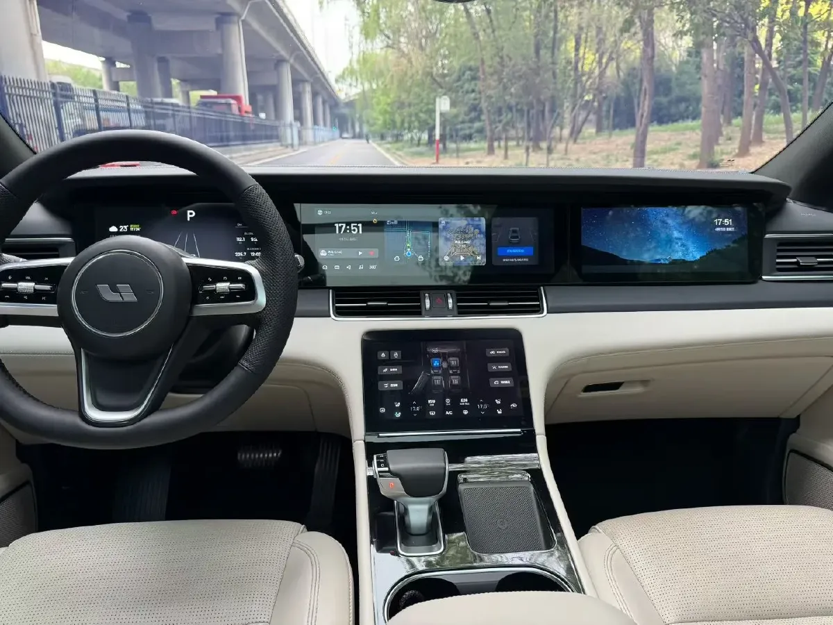 2021 Li ONE Range Extended 131HP REEV 40.5KWH,autocango,china used car exporter,china ev exporter,chinese used car exporter,chinese used ev exporter