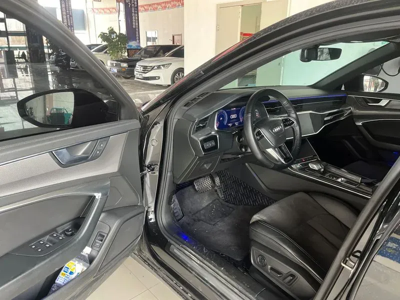 2019 Audi A6L 2.0T 190HP L4 7DCT,autocango,china used car exporter,china ev exporter,chinese used car exporter,chinese used ev exporter