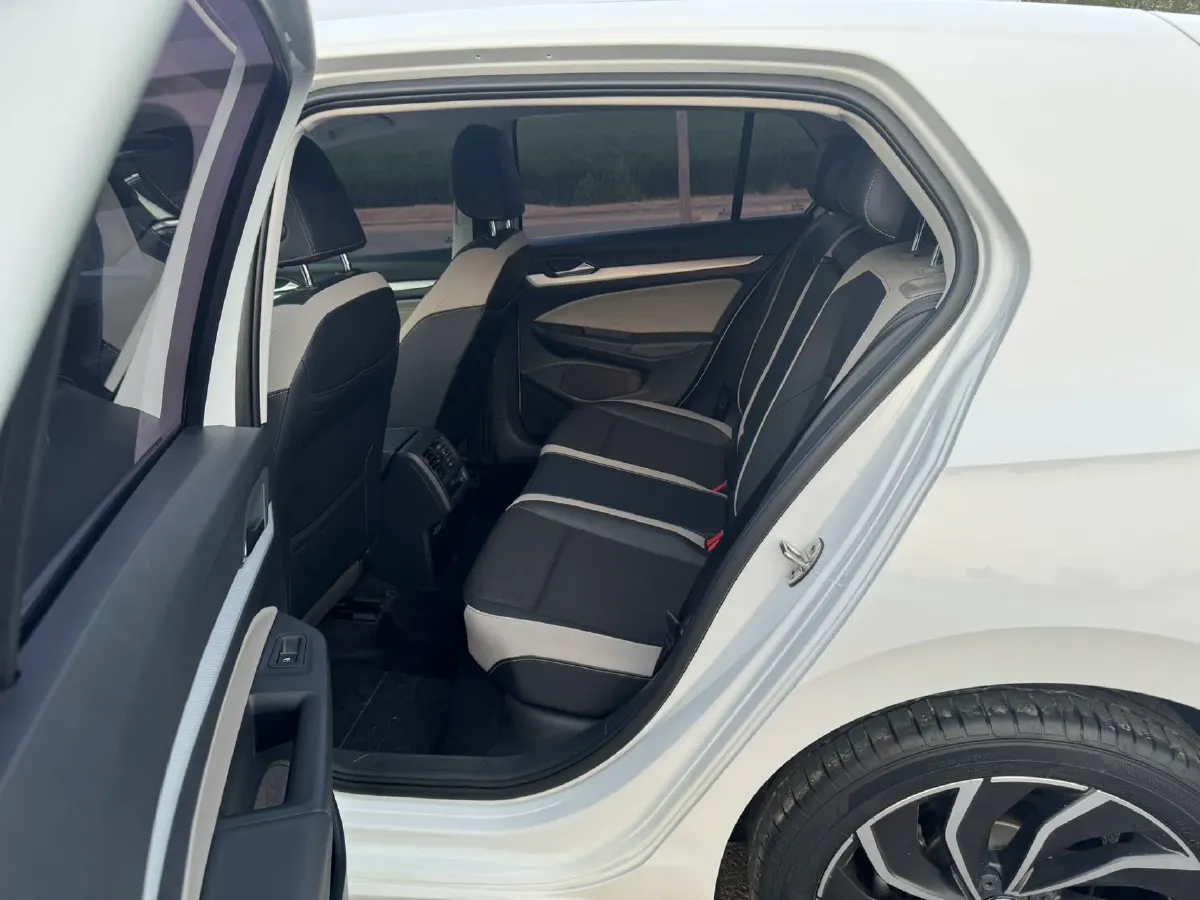 2021 Volkswagen Golf 1.4T 150HP L4 7DCT,autocango,china used car exporter,china ev exporter,chinese used car exporter,chinese used ev exporter