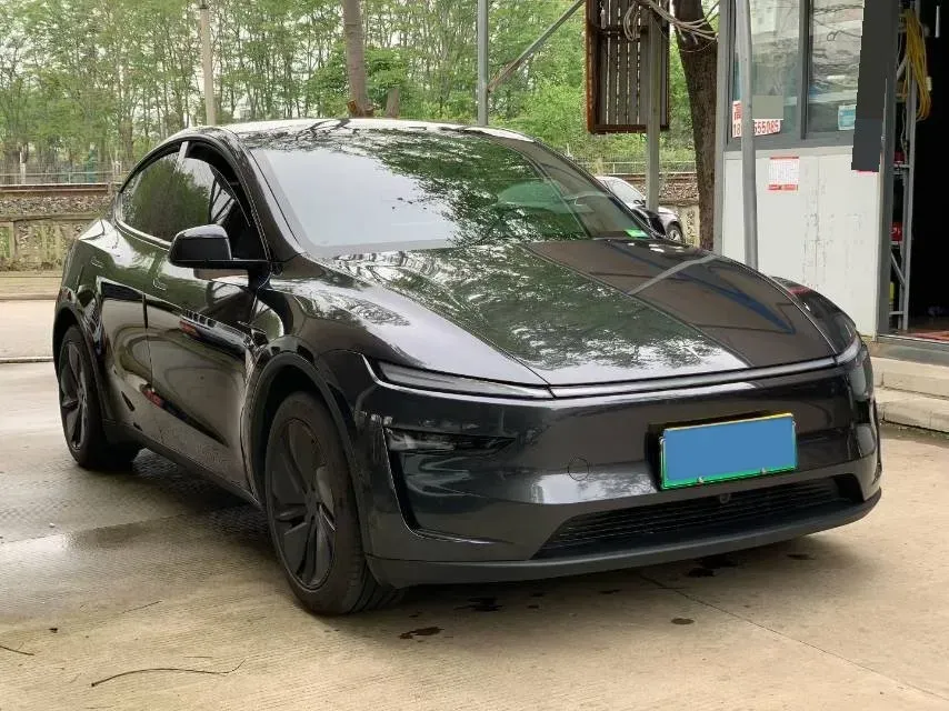 2025 Tesla Model Y BEV 62.5KWH,autocango,china used car exporter,china ev exporter,chinese used car exporter,chinese used ev exporter