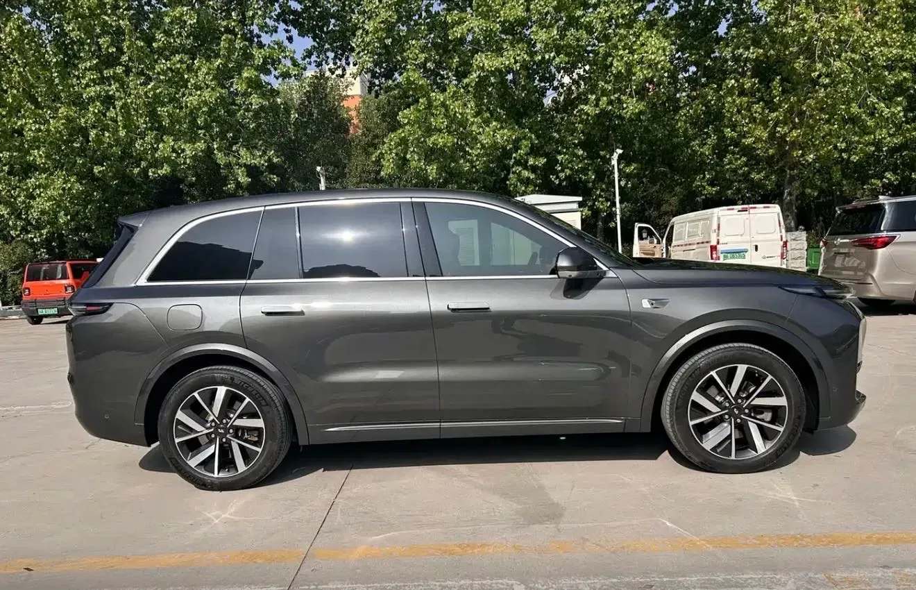 2023 Li L8 Range Extended 154HP REEV 40.9KWH,autocango,china used car exporter,china ev exporter,chinese used car exporter,chinese used ev exporter