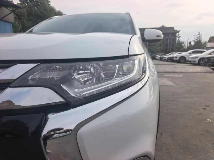 2018 Mitsubishi Outlander 2.4L 192HP L4 CVT,autocango,china used car exporter,china ev exporter,chinese used car exporter,chinese used ev exporter