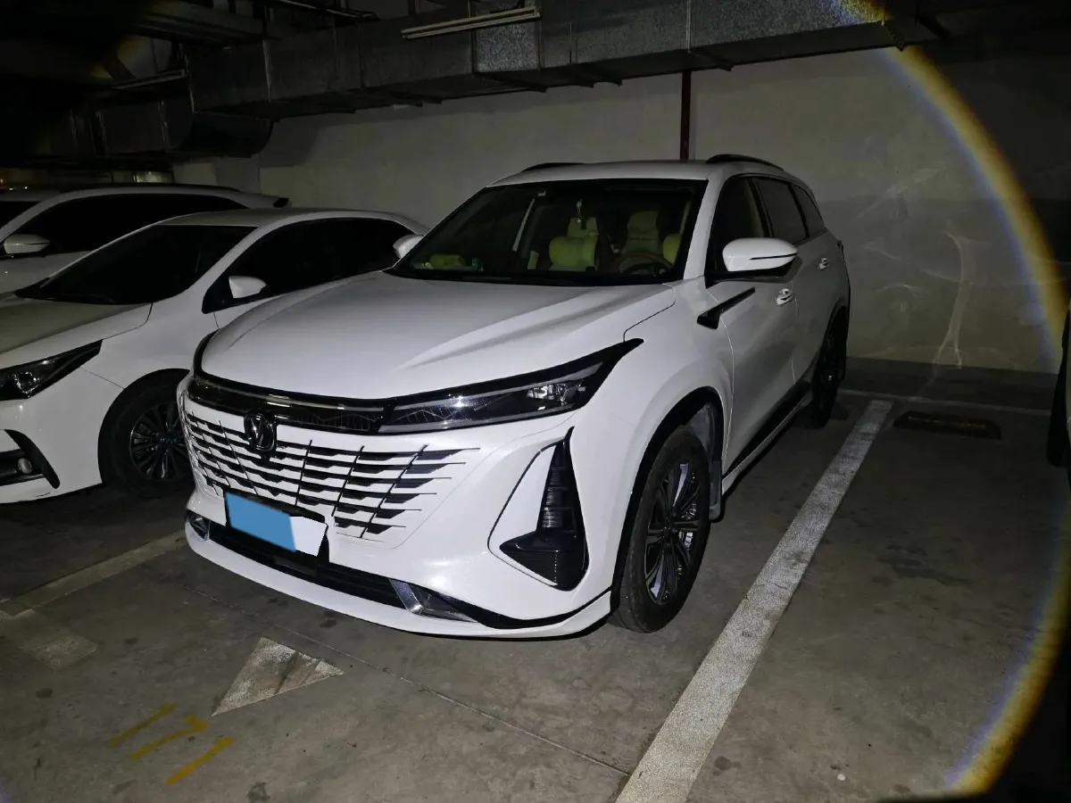 2023 ChangAn CS75 Plus 2.0T 233HP L4 8AT,autocango,china used car exporter,china ev exporter,chinese used car exporter,chinese used ev exporter