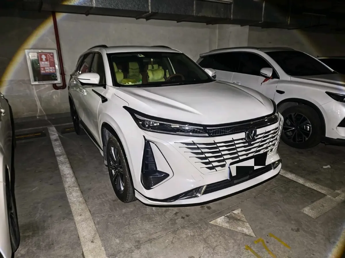 2023 ChangAn CS75 Plus 2.0T 233HP L4 8AT,autocango,china used car exporter,china ev exporter,chinese used car exporter,chinese used ev exporter