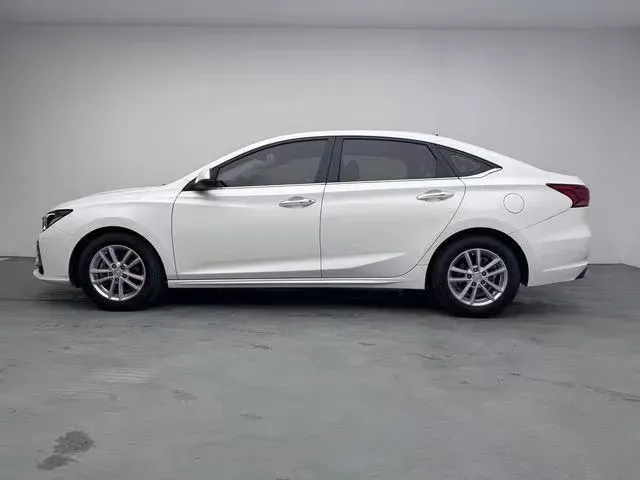 2020 ChangAn Raeton CC 1.5T 156HP L4 6AT,autocango,china used car exporter,china ev exporter,chinese used car exporter,chinese used ev exporter