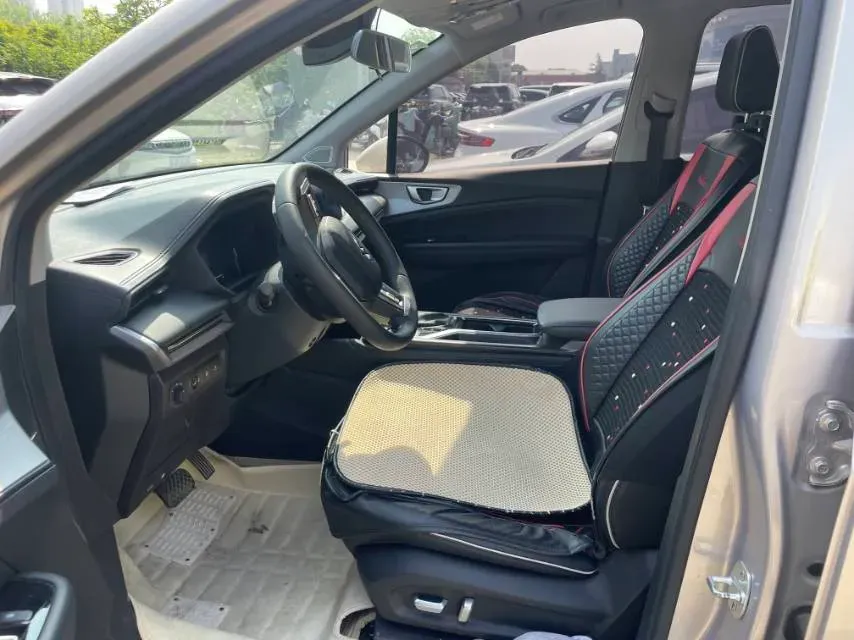 2022 Venucia T60 1.6L 126HP L4 CVT,autocango,china used car exporter,china ev exporter,chinese used car exporter,chinese used ev exporter