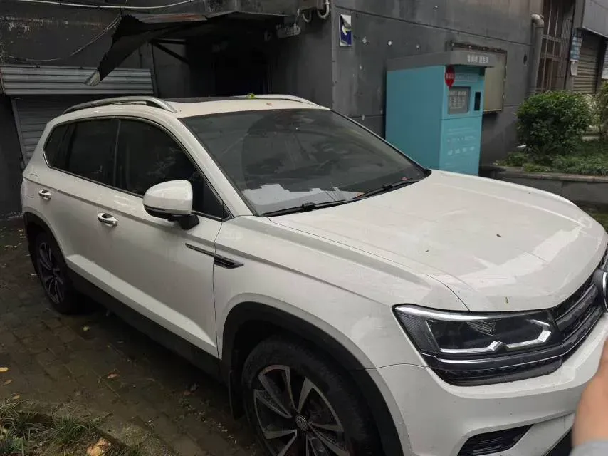 2019 MINI MINI 1.5T 102HP L3 7DCT,autocango,china used car exporter,china ev exporter,chinese used car exporter,chinese used ev exporter