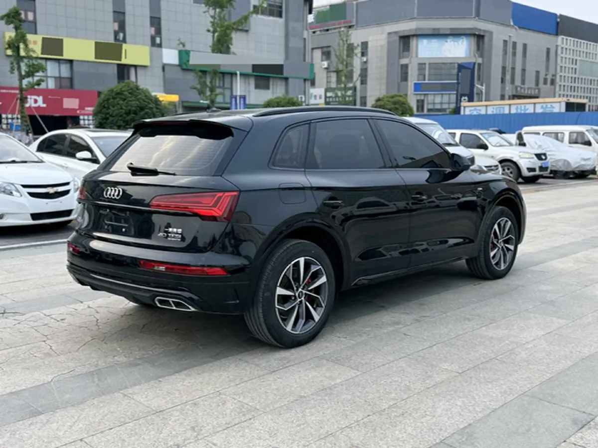 2025 Audi Q5L 2.0T 190HP L4 7DCT,autocango,china used car exporter,china ev exporter,chinese used car exporter,chinese used ev exporter