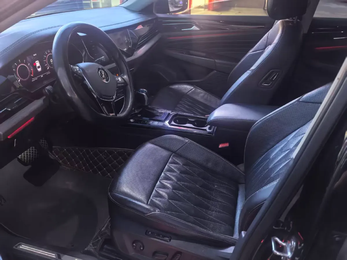 2021 Volkswagen Passat 2.0T 186HP L4 7DCT,autocango,china used car exporter,china ev exporter,chinese used car exporter,chinese used ev exporter