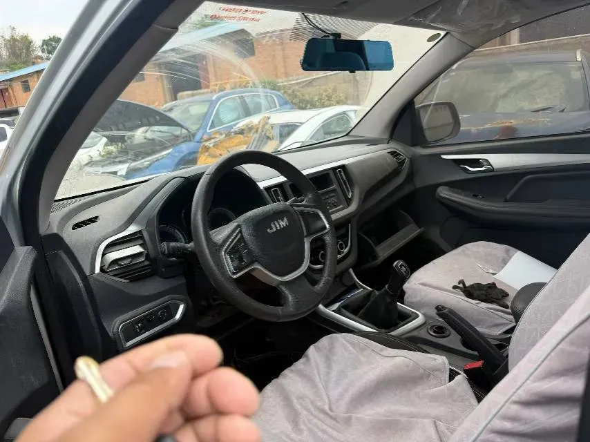 2022 Isuzu RE-MAX Jim 2.4T 211HP L4 5MT,autocango,china used car exporter,china ev exporter,chinese used car exporter,chinese used ev exporter