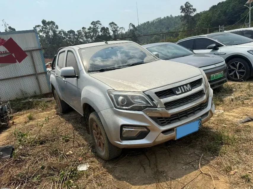 2022 Isuzu RE-MAX Jim 2.4T 211HP L4 5MT,autocango,china used car exporter,china ev exporter,chinese used car exporter,chinese used ev exporter