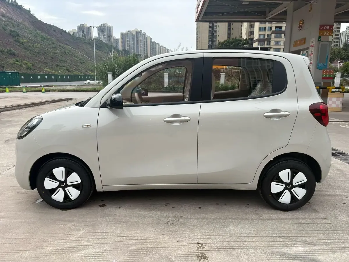2025 WuLing HongGuang MINI EV BEV 16.2KWH,autocango,china used car exporter,china ev exporter,chinese used car exporter,chinese used ev exporter